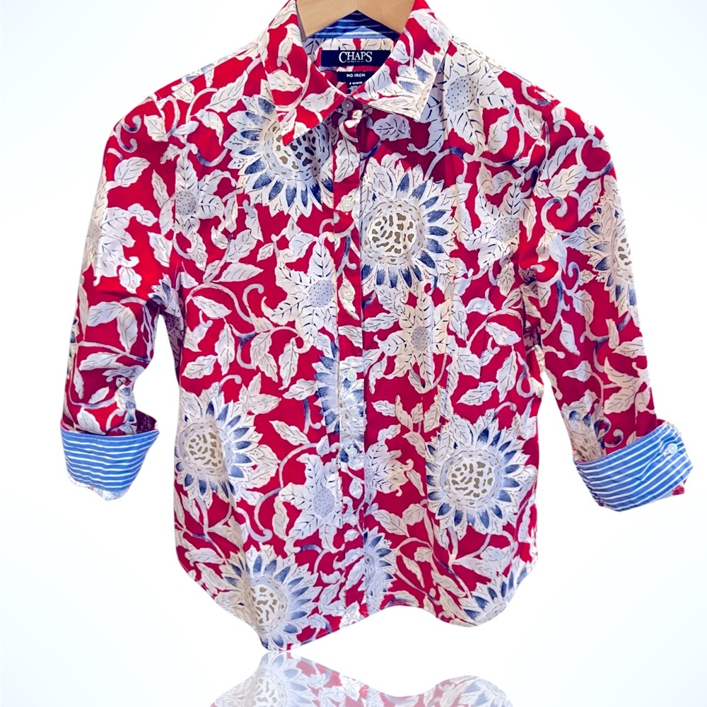 Petite medium cotton button up with contrasting cuff that can be rolled down